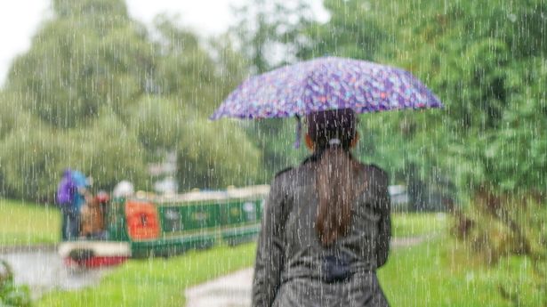 风暴阿什利警告称，英国将面临“大风暴”，预计将带来暴雨和70英里/小时的风速